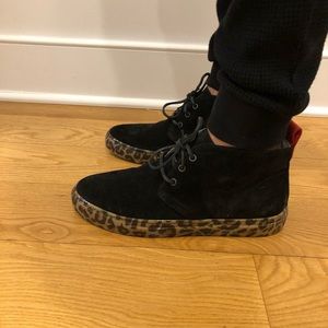 Suede Del Toro Chukka Sneaker